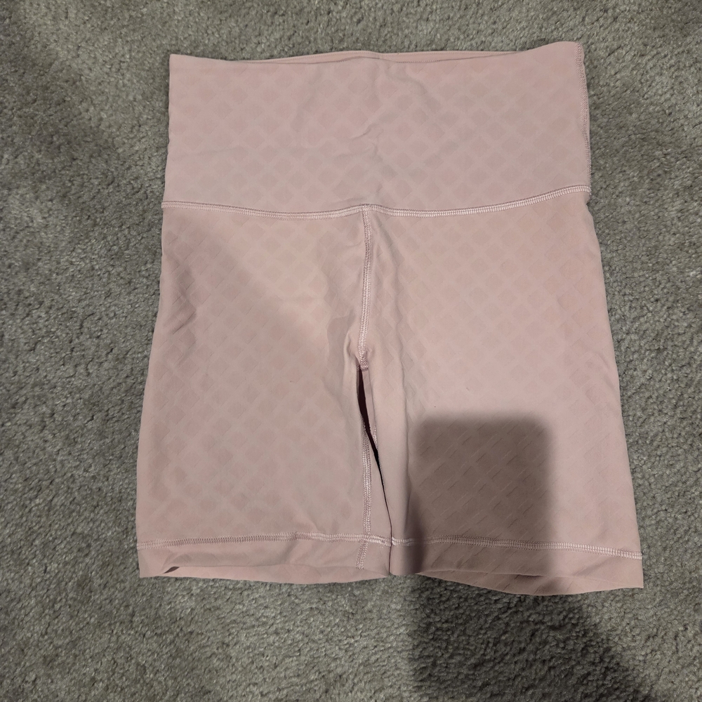 3D Jacquard Diamond Train High-Rise Short 6"